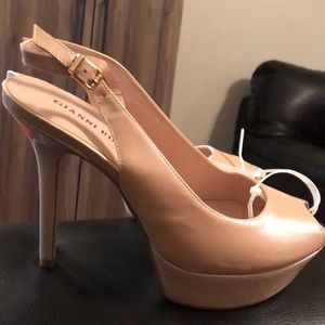 Gianni Bini Size 9 Nude Peeptoe NWOT